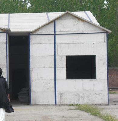  輕質(zhì)復(fù)合夾心隔墻板價格